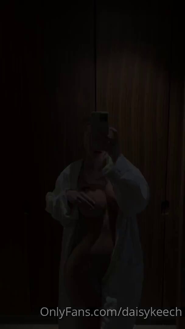 Blonde Bombshell Opens Her Robe! Big Boobs and Perky Butt Exposed in Nude Selfie