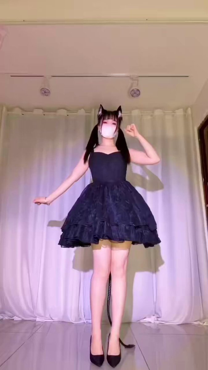 猫娘脱衣裸舞！口罩妹子全裸扭臀露逼高跟诱惑