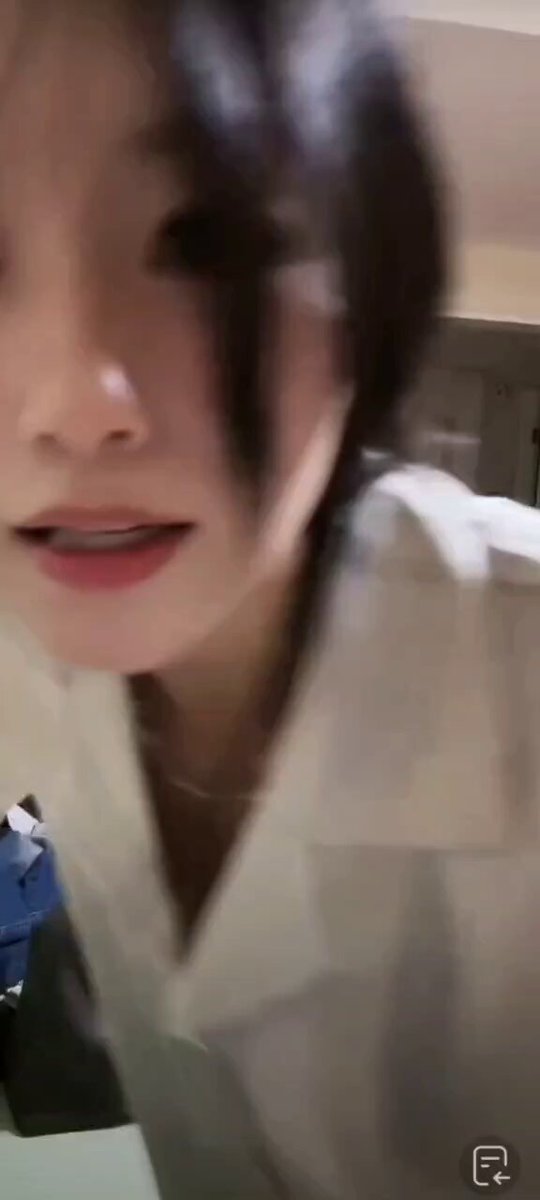 奶头好像有点内陷 