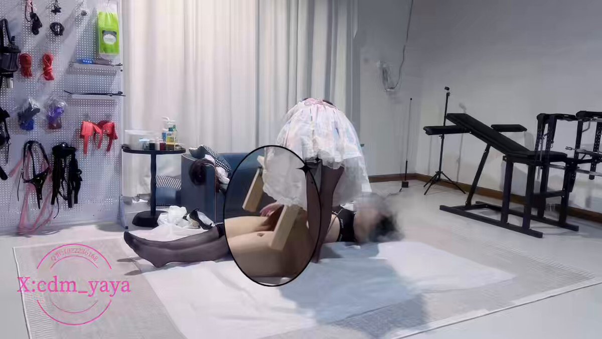 越踩越硬只能用马眼棒了
#踩鸡 #4i #马眼开发 #坐脸 