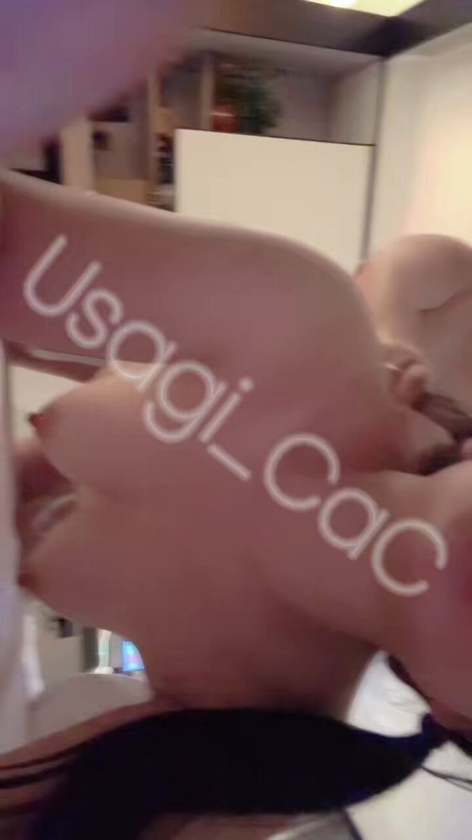 爸爸在后入的时候又会在想哪个小美呢？
                 
   