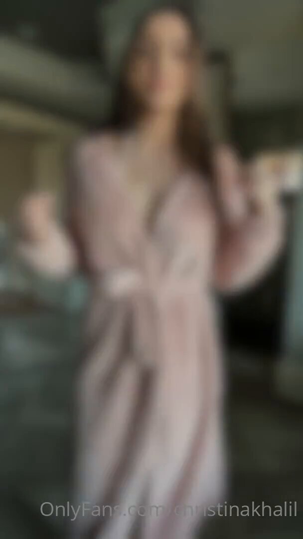 浴袍诱惑！Christina Khalili翘臀爆乳全裸扭腰秀