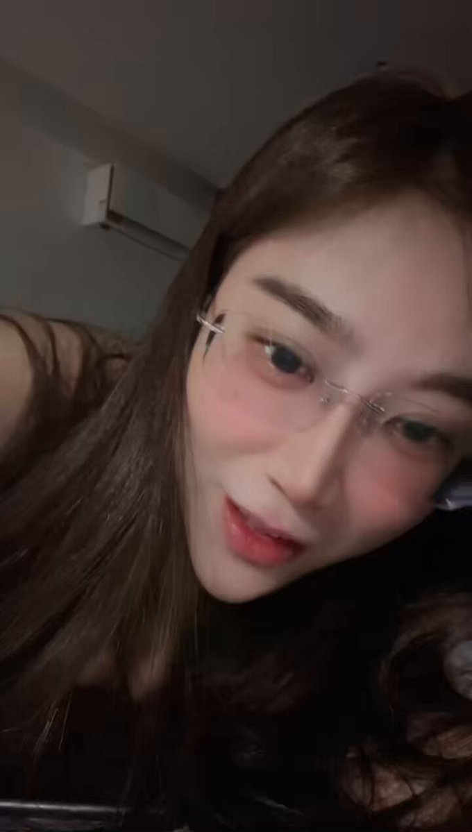 果然戴眼镜的最骚了 
