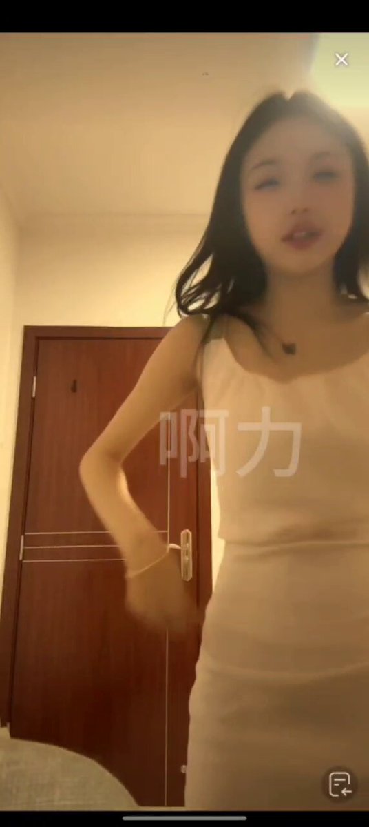 奶子直接喂兄弟们嘴边 