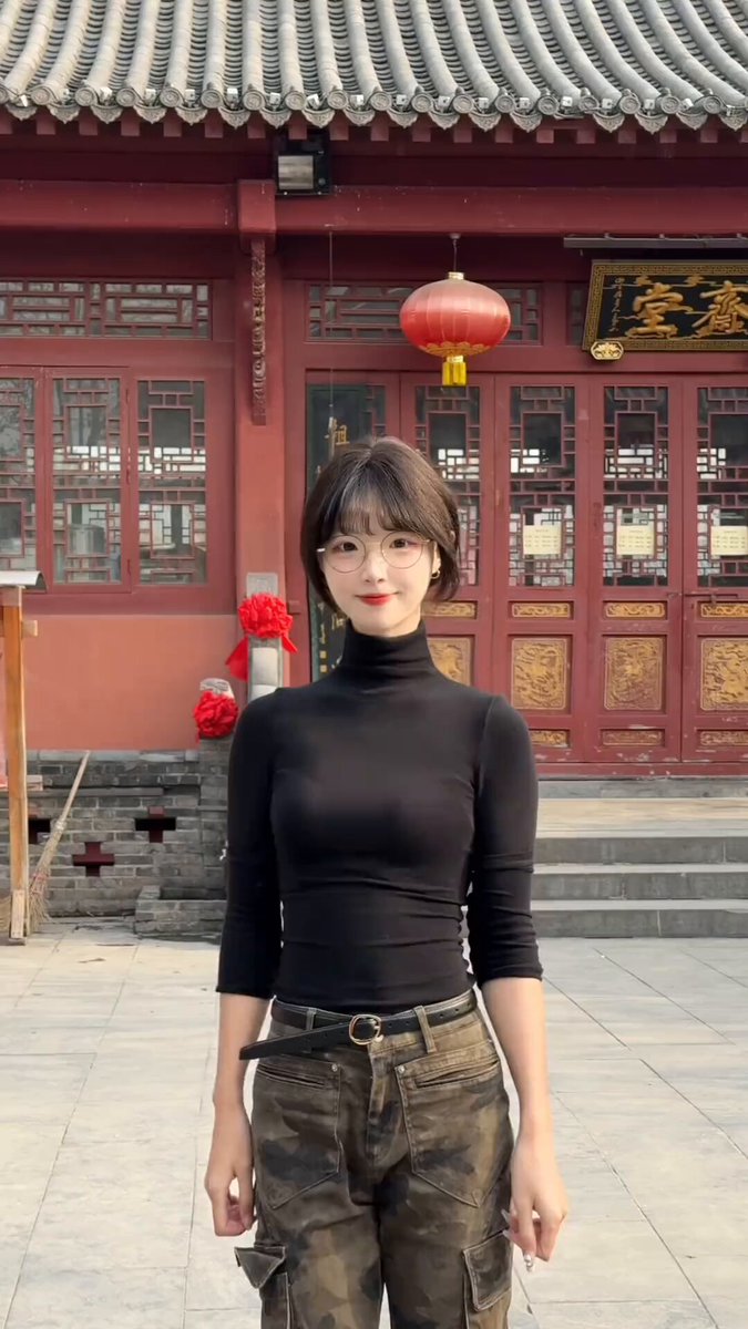 Black-Stocking Beauty's Seductive Hot Dance in Front of a Temple — Swaying Her Perky Ass!