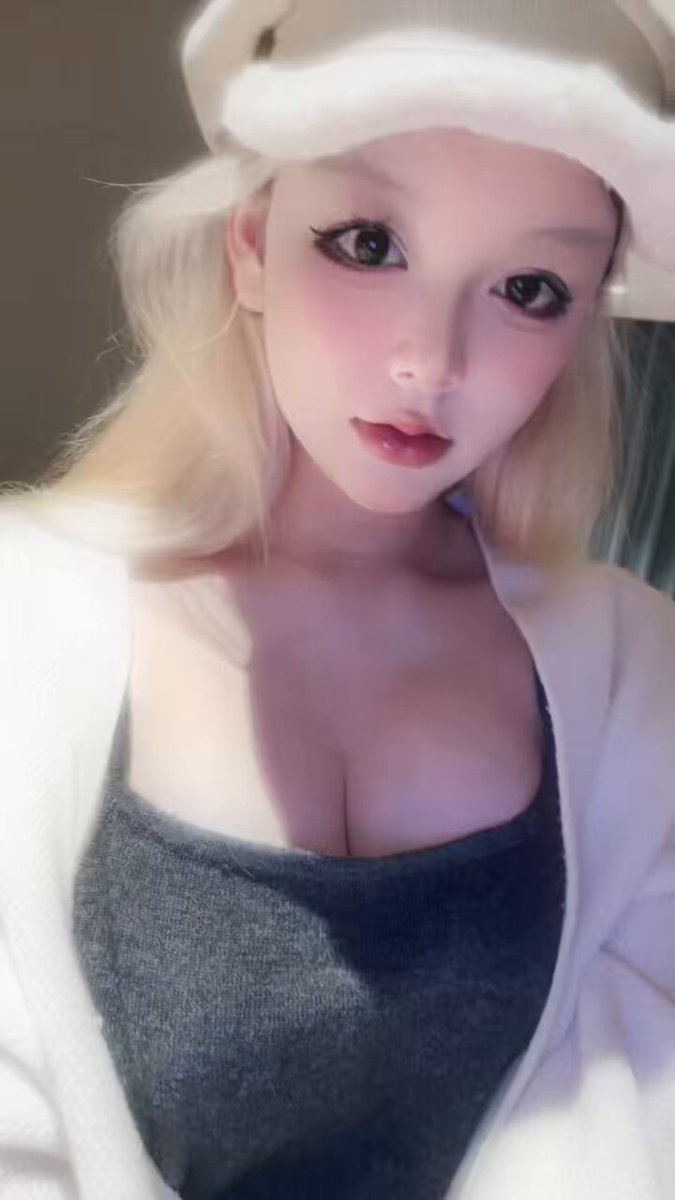 #上海 173转运珠 碧玺，w起
身高：173年龄：18（真实）孕期：孕中期
刚成年的小孕妇单亲怀孕 无整容无纹身
粉穴 Q弹双乳肥臀长腿 #孕妇 
转运 好运...