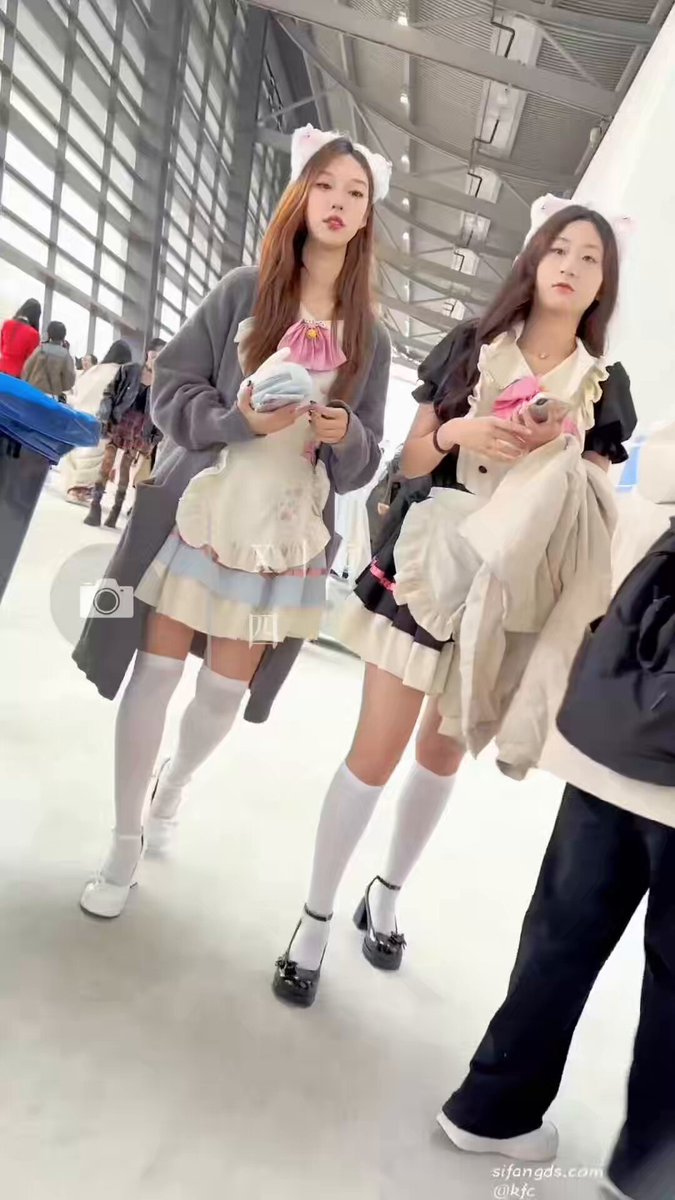 DS-KFC Twin Cat-Eared Maids' Ultra-Short Skirt Wardrobe Malfunction Reveals Pussy