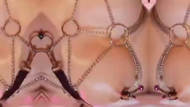 性感尤物链锁乳夹翘臀后入诱惑秀