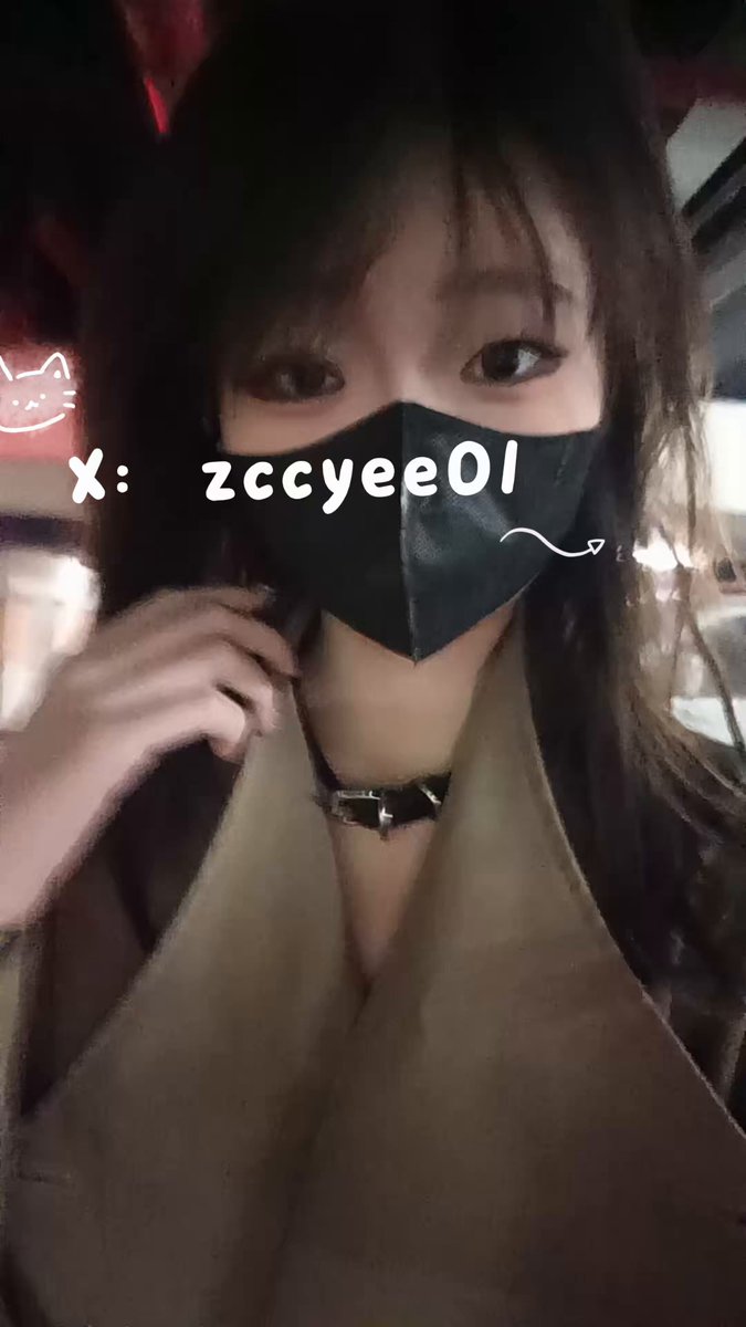 Masked horny girl strips coat in parking lot, exposes nude, spreads M-legs and fingers her pussy — super stimulating!