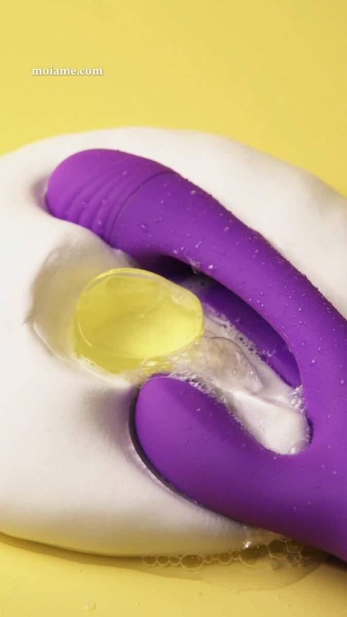 G-스팟에 딱 맞는지 확인해 보세요.🎯 궁극의 G-스팟 쾌감💦이 눈앞에 있습니다. 지금 바로 3 in 1 펄럭이는 바이브레이터를 만나보세요! 블랙프라...