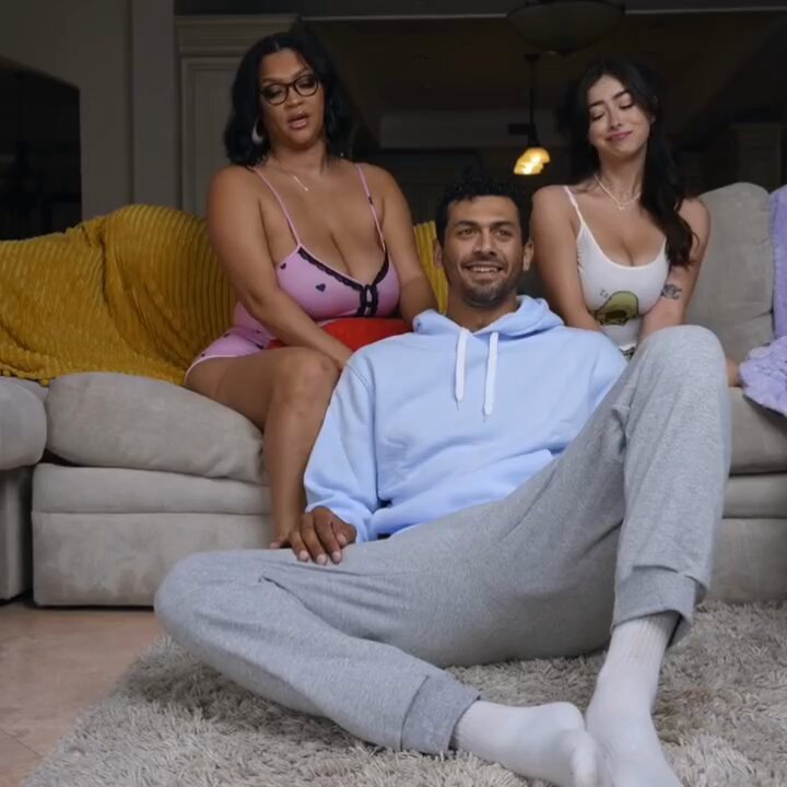 Chudai......😱😱
#nsfw #sex #porn #naked #nudes #hentai #squirt #pussy #goon 