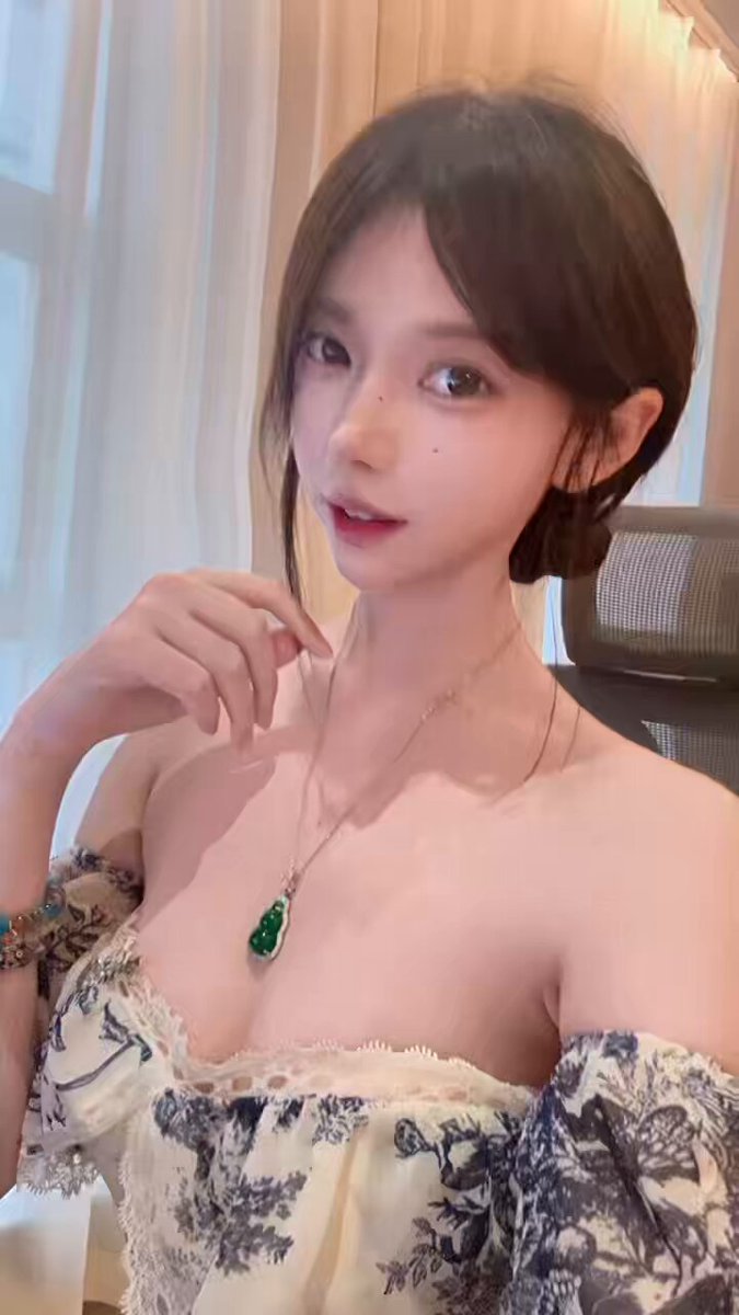 주신 추천 💕【#상해】 —소개: 나이: 19 키: 171 몸무게: 96 🐻 컵: C 자기소개: 성형수술 없이 순수 자연스러움, 버릇없는 아이처럼 행동하는 걸 ...