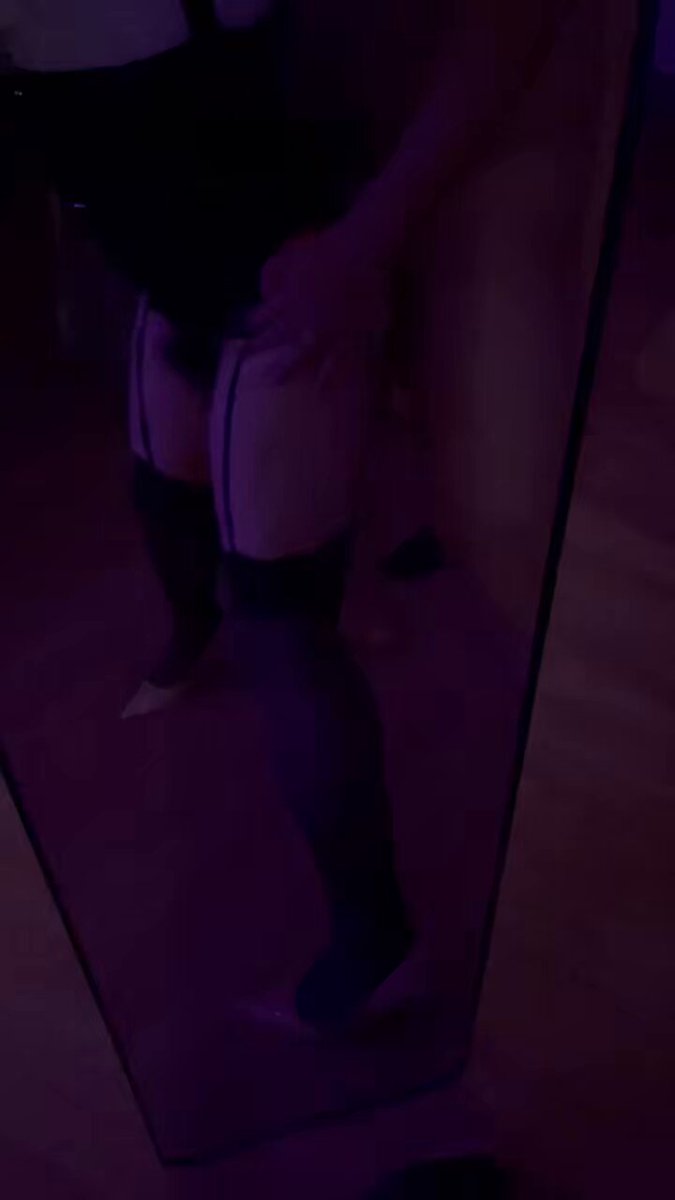 对着镜子从后面进来还蛮刺激的～
#南京 #南京cd #伪娘 #后入 #高跟鞋丝袜 #骚叫 