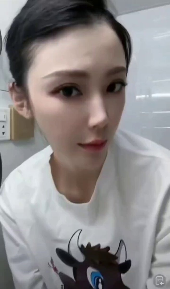 极品颜值主播走光 