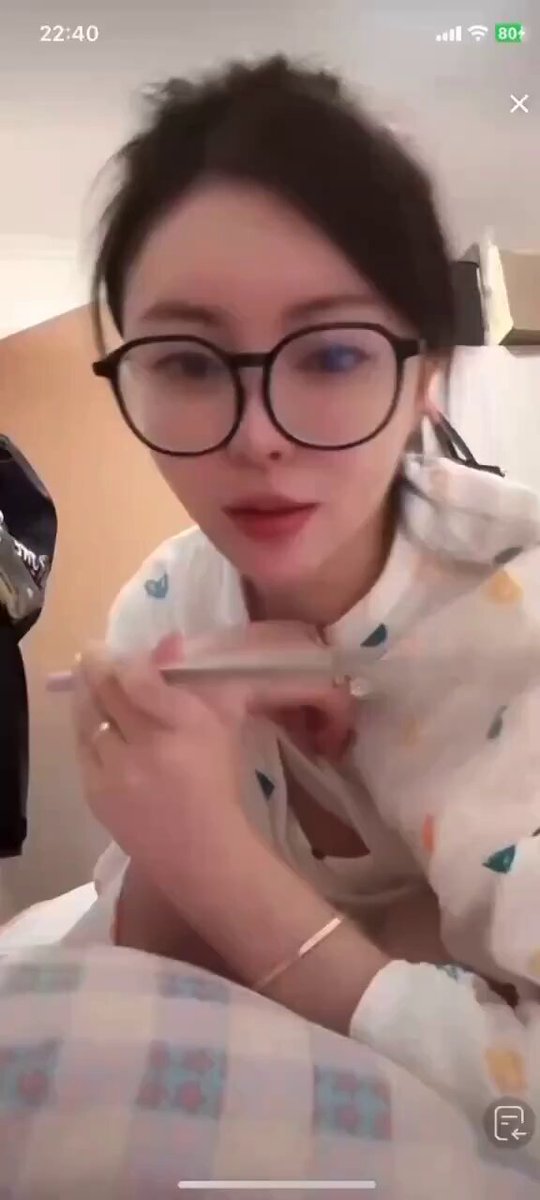 Glasses Beauty Live Deep-Throat Pen Masturbation! Pink Sleepwear Seduction Show