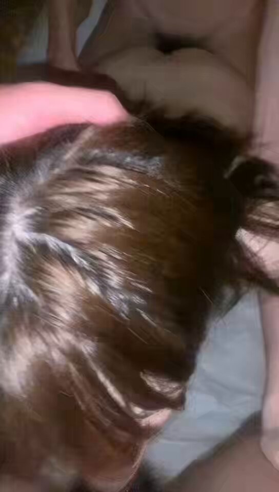 027绿帽奴上贡给我带🚪哥一起操 几把扇脸 扇比 抓头发肏嘴 来给我当肉便器精壶 被我当着她老公面活活操晕了扇耳光才醒过来 扇逼扇乳暴力打桩 最近...