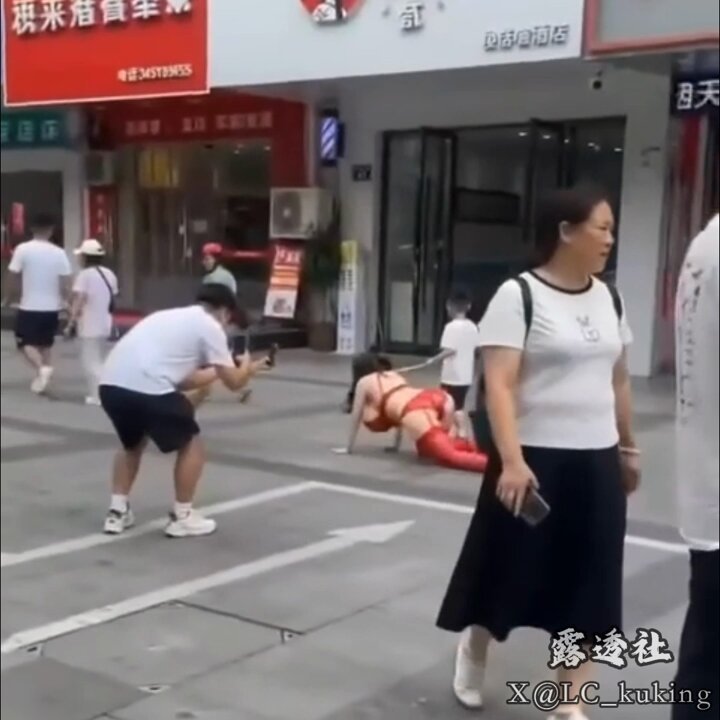 Street Shock! Busty Beauty in Sexy Lingerie Dog-Crawls on a Leash While Being Paraded