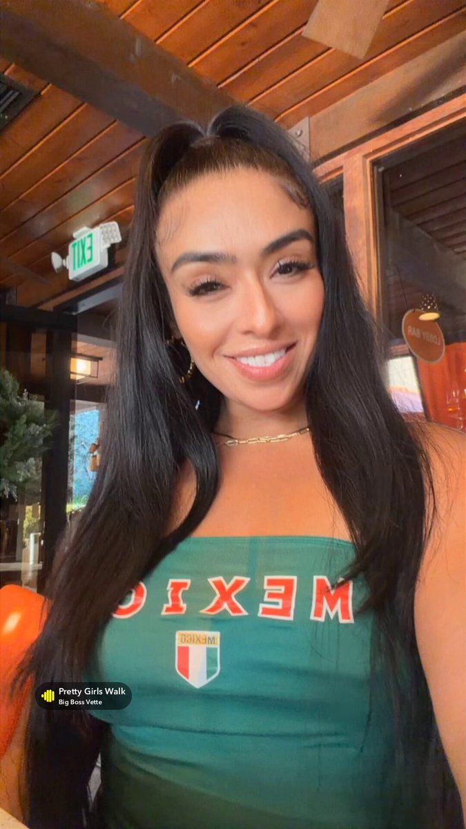 Thank you Cali but it’s time for me to head home for the holidays next stop Seattle 🌲 
#ClassyHouseWife 💍 

See it all on my Snapchat ...