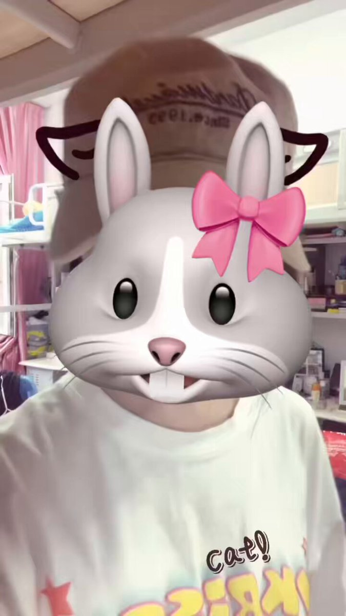 寮のバニーガールが脱ぎ捨てた！トイレで全裸になり黒毛のまんこを露出