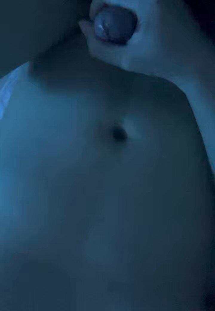 上海待几天！
艹骚狗太爽了，然后又被骚狗艹射爽！
#上海 #上海伪娘 #上海人妖 #四爱 #后入 #伪娘骚货 