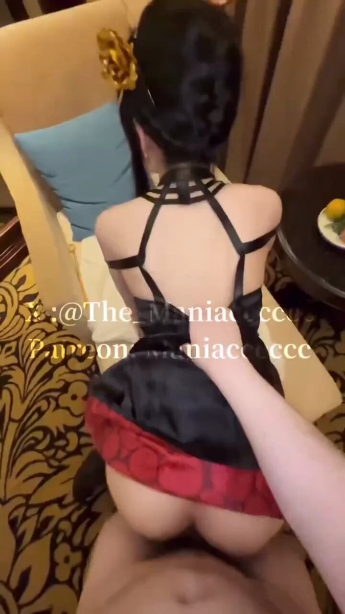 酒店黑丝美女翘臀后入狂干！巨臀摇晃汁水四溅