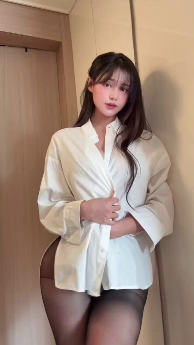 白衬衫黑丝美女诱惑开衫 巨乳肥臀若隐若现