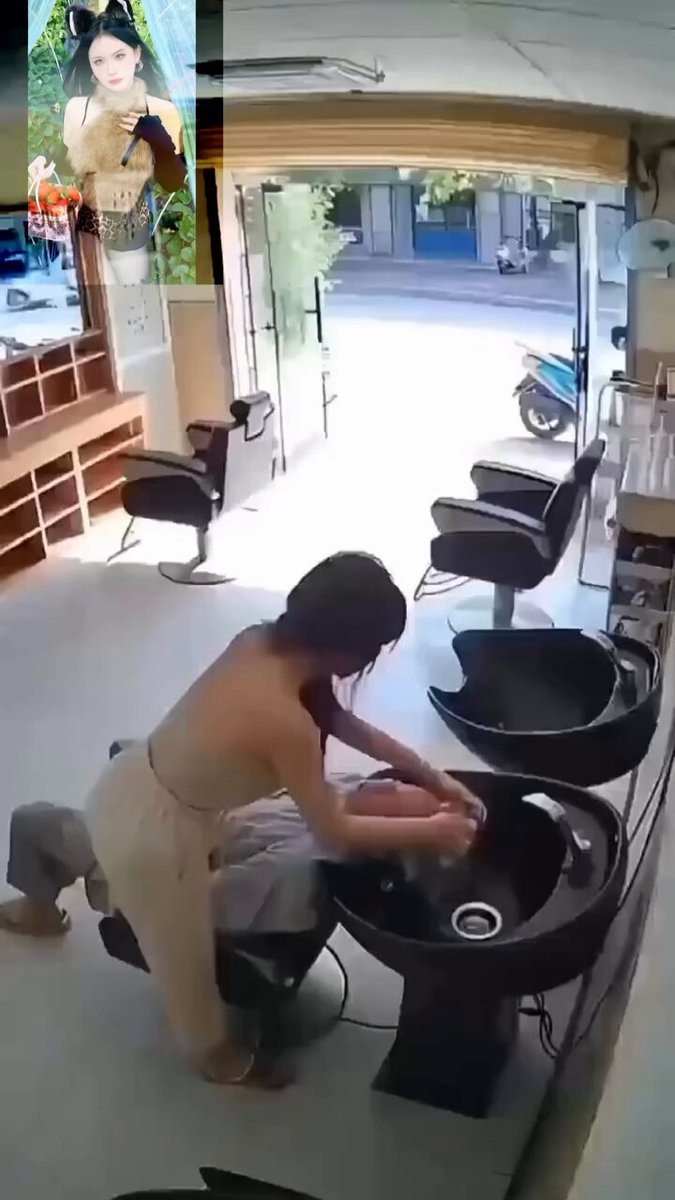 理髪店のギャルがシャンプーで野性化！プリッとした尻で跪きデカチンを舐め回し、ディープスロートで口内発射の絶頂