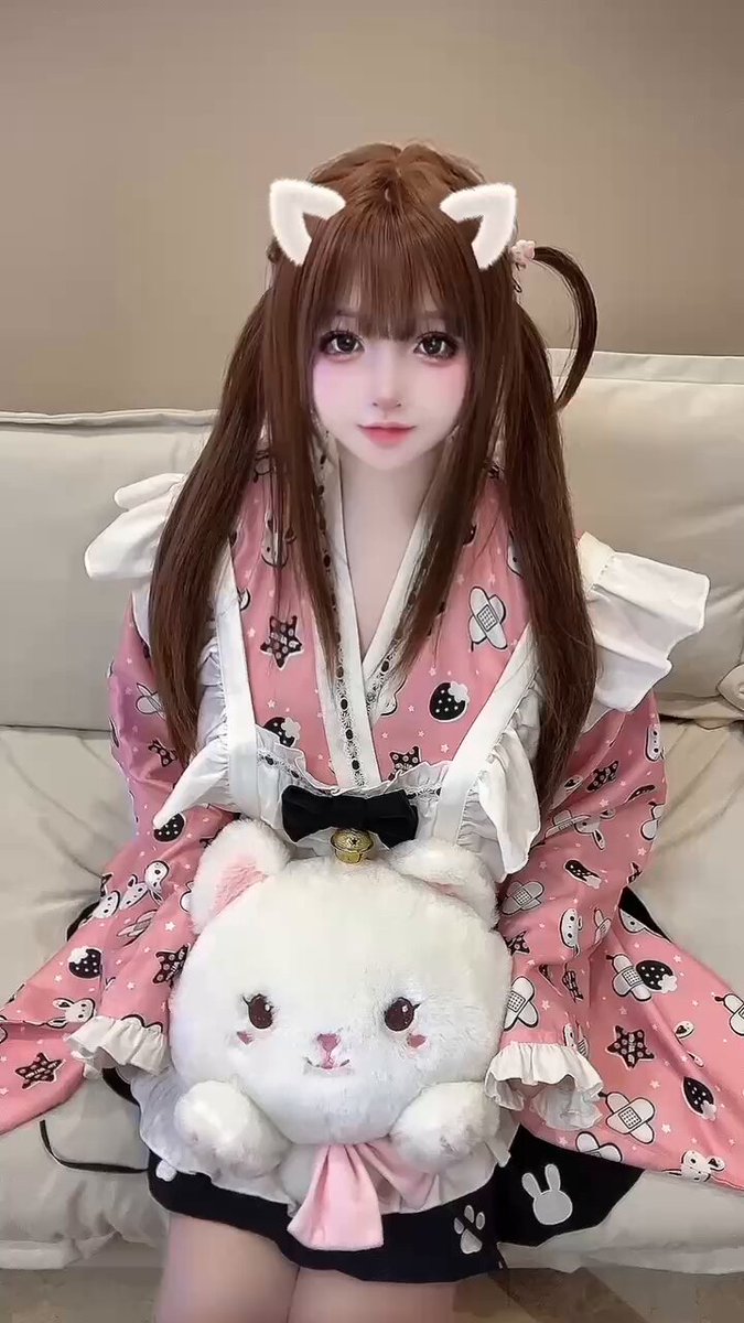 #上海 静安区硬五 雏田
甜美可爱纯欲    06🤍
        170F高素质高学历气质初恋 女友风 双商高
“06年—170天然F罩杯-52kg”
真实上海戏剧学院在校 
...