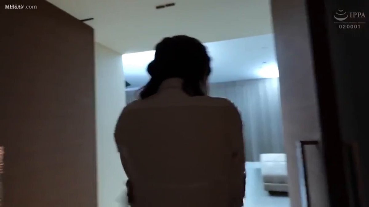 JK妹纸快被这群大叔们玩坏啦 