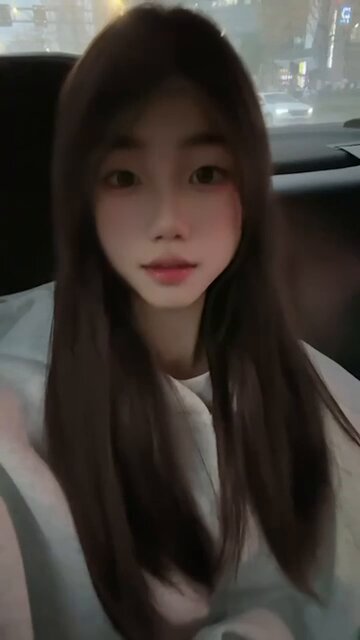 夜店车震！清纯长发美女开车自摸高潮诱惑