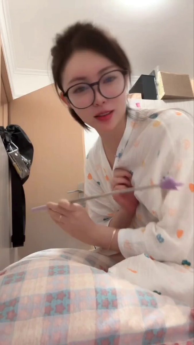 哇，是水滴型奶子 