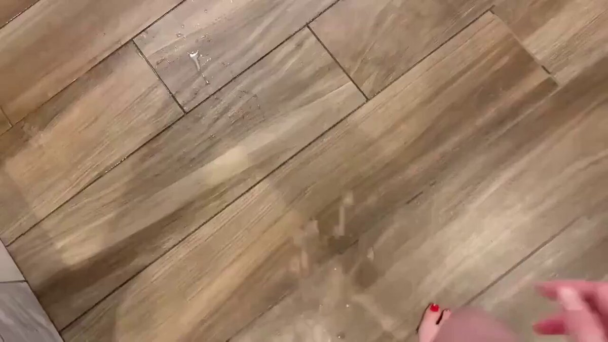 现在是晚上16：15分（限12小时）
给这条动态 点赞评论 44
全部发站着尿尿原视频！不发是小🐶📷 🐶 