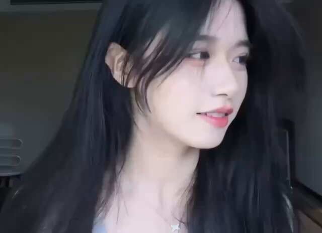 #Shenzhen Pure❤️음악학과 캠퍼스 벨 ♡︎ 나이: 2005, 키: 168cm, 몸무게: 41kg, 가슴: D컵, 매끄럽고 밝고 빛나는 피부, 완벽한 비율, 궁극의 순수...