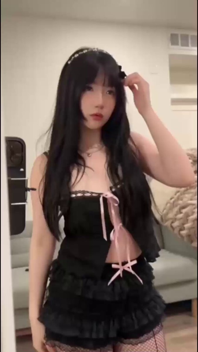 【套个皮筋，你说是无感套，今天你不射三次你不许跑】约操顶级推特网红，妩媚的眼神看着你口爆，淫荡粉穴一插就出水！
#全网最稀缺片源
#全网封禁...