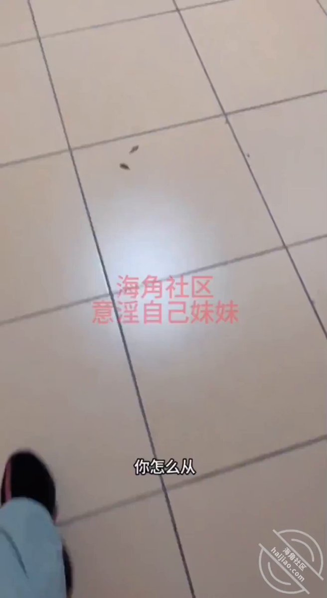 Incesto extremo, fantasiando com a irmã. (Ele estava excitado tarde da noite, convidou a irmã para um lanche noturno e não resistiu à ten...