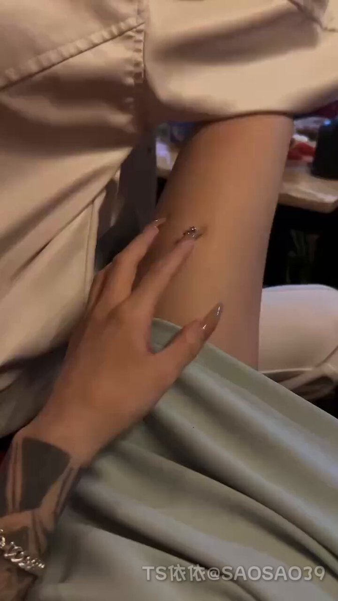 商K淫乱群P现场🥰 4对男女8根鸡巴🥳 怎么回事啊？


 