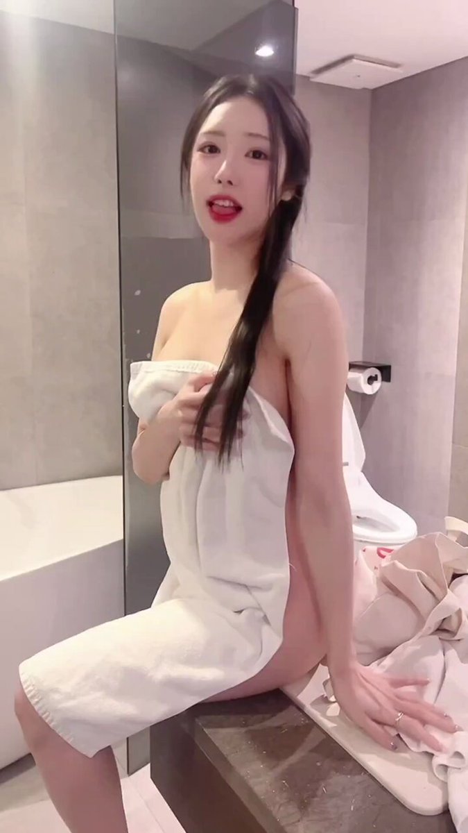 Naked Fox Temptress in the Bathroom! Busty, Perky Butt Bathing and Self-Touch Orgasm Tease