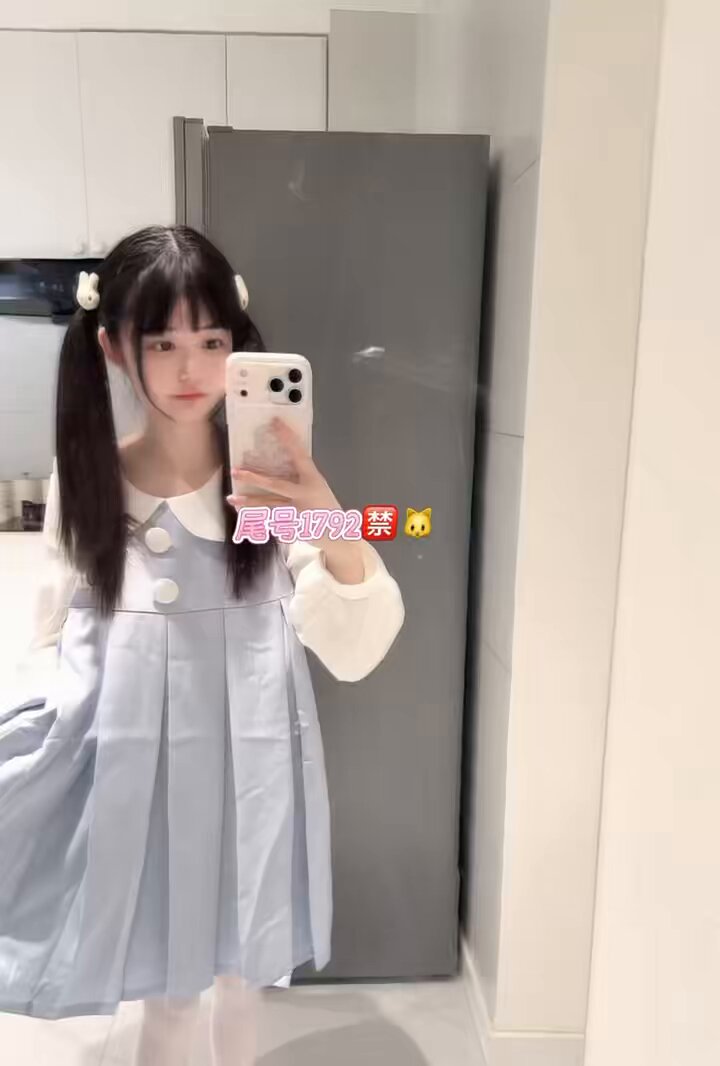 #上海
height身高/155
Bust胸围©
Veight体重/72
Age年龄/06
Area/江苏
白虎漫画腿超可爱的小萝莉心脾气好雪白肌肤
六九 舌吻 共浴 指定 空降 小纯 ...