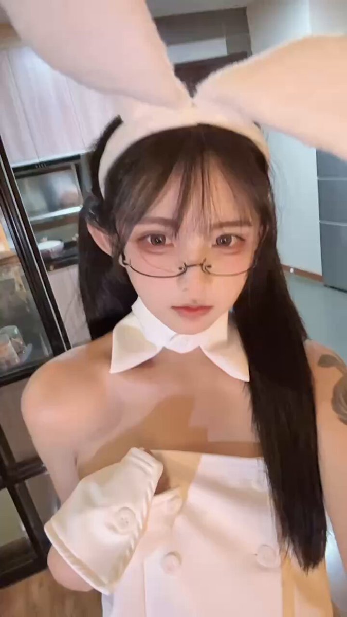 上海 # ⑤🔝 

06懵懂少女🍼
白、幼、纯天花板🐽敏感多💦 
绵绵音🪆目光依依 腰身软软
Height：167cm
Bust：    C cup
Weight： 45kg

🐧：38262609...