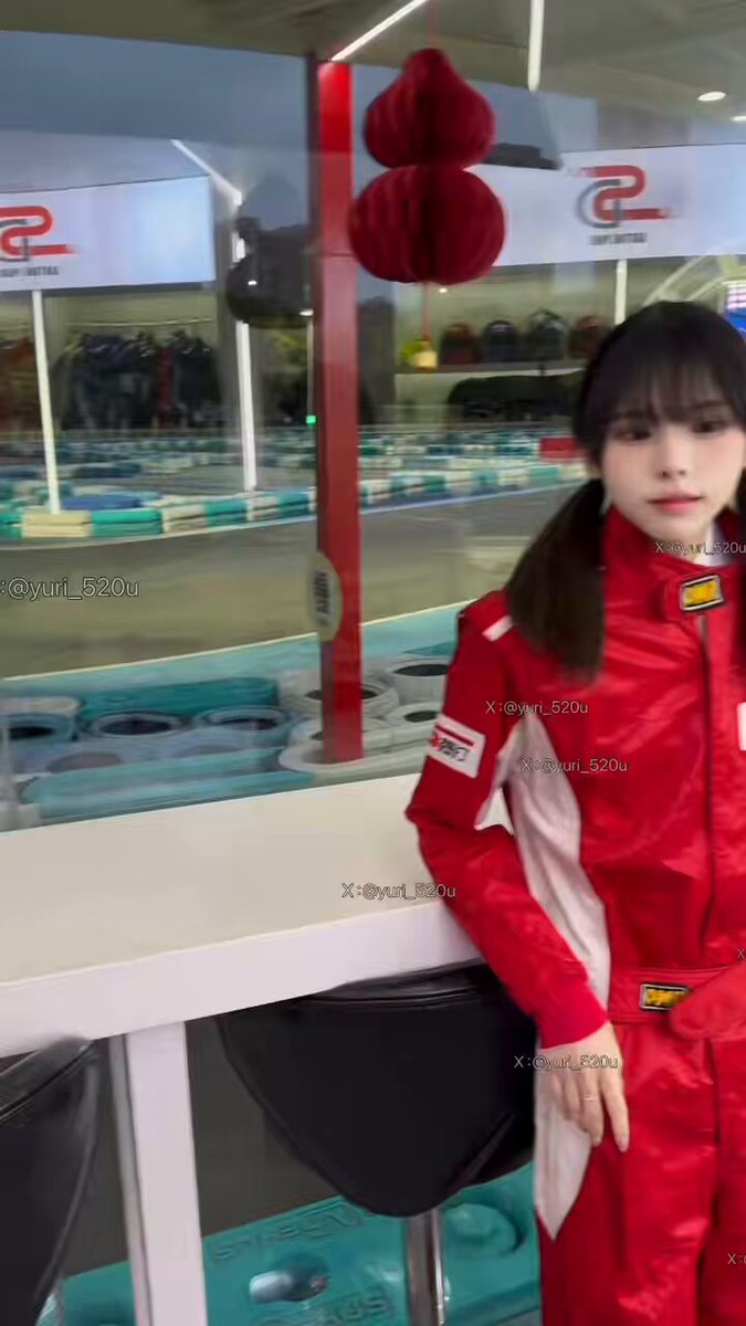 赛车女郎黑丝诱惑床上骑乘狂干高潮喷水