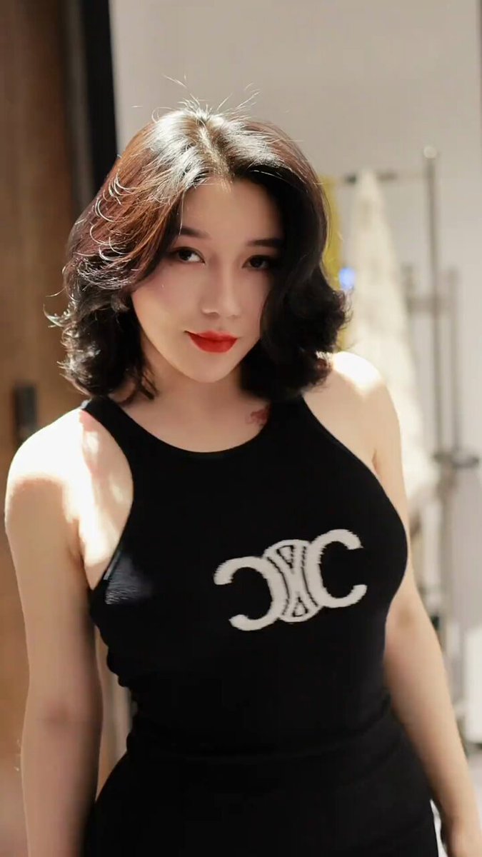 Sexy Black Dress Beauty with a Perky Butt - 123av.fun Exclusive Hot Showcase