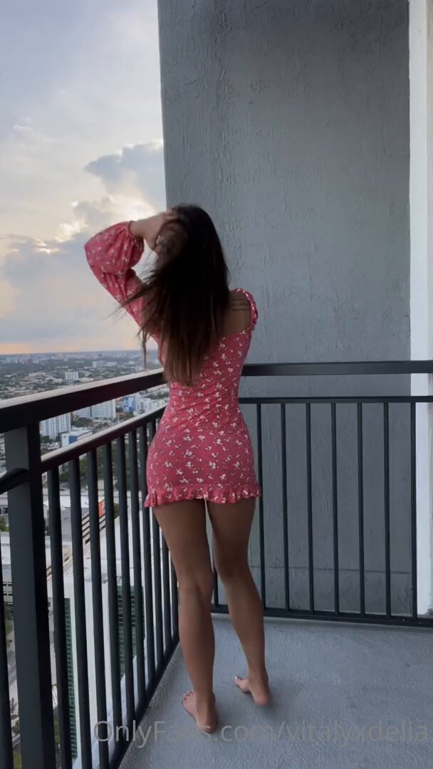 Balcony Booty Babe! Boyfriend Reaches Around to Knead Her Exposed, Beautiful Butt — Super Intense