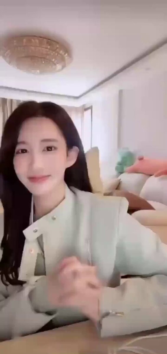 Innocent Beauty Sofa Temptation! Long-Haired OL Strips and Masturbates to Orgasm Live