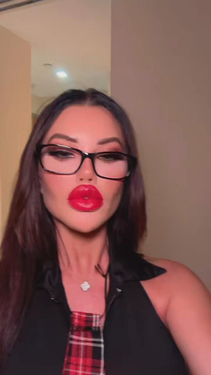 你喜欢我的这身打扮吗？ 