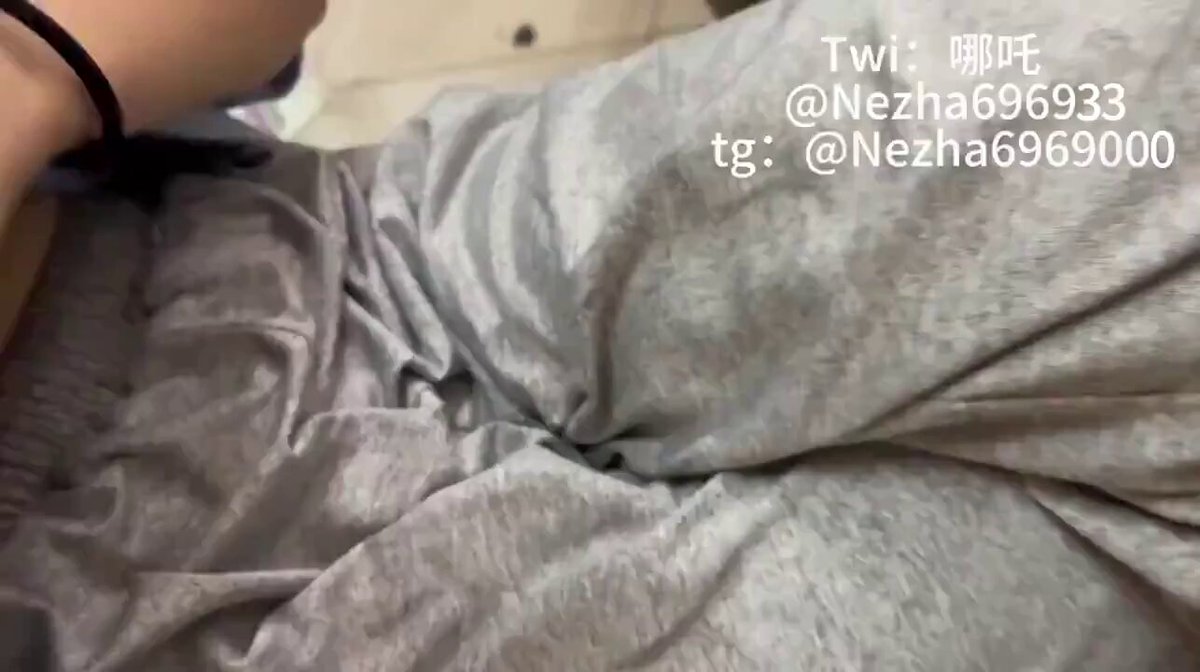 Apuesto a que, cuando los chicos iban al colegio, lo que más les intrigaba durante la pubertad era cómo eran las chicas sin ropa. Satisfa...