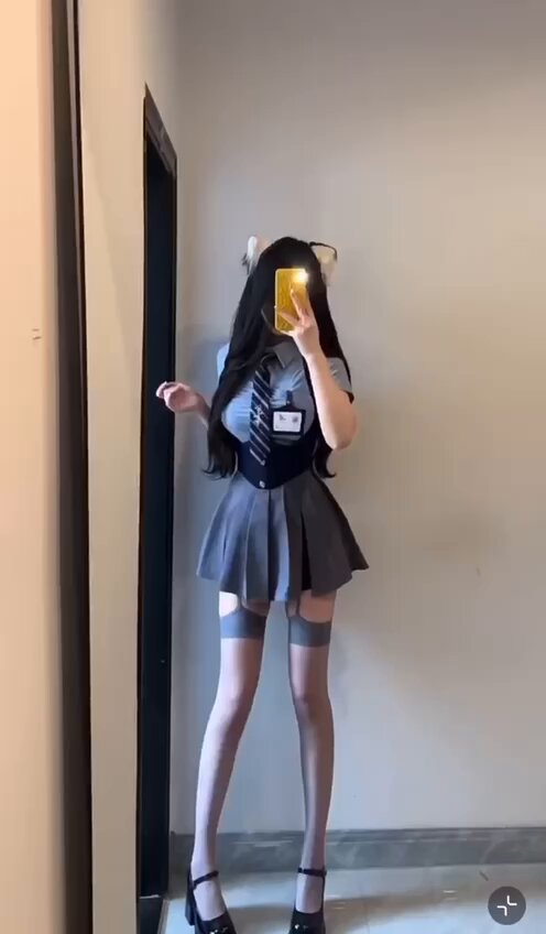 #Shanghai 172-D-2004 Superren ny student, drømmejenta di, flat modell, superlange ben, søt og lyshudet, supersnill, lydig og fornuftig, p...