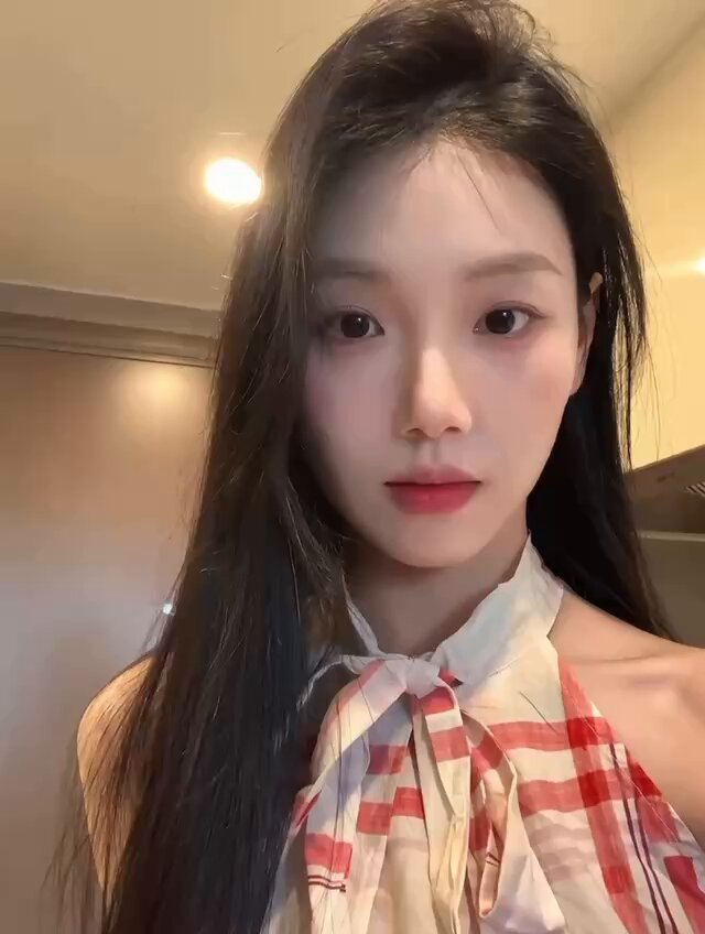 竹心推荐💕
坐标📍：#杭州 
05极品小甜心学生兼职  乖巧 三点粉🎀给你初恋女友般的体验💕 水嫩紧致 可纯可欲
身高168c 42kg 服务态度超级好 待客如...