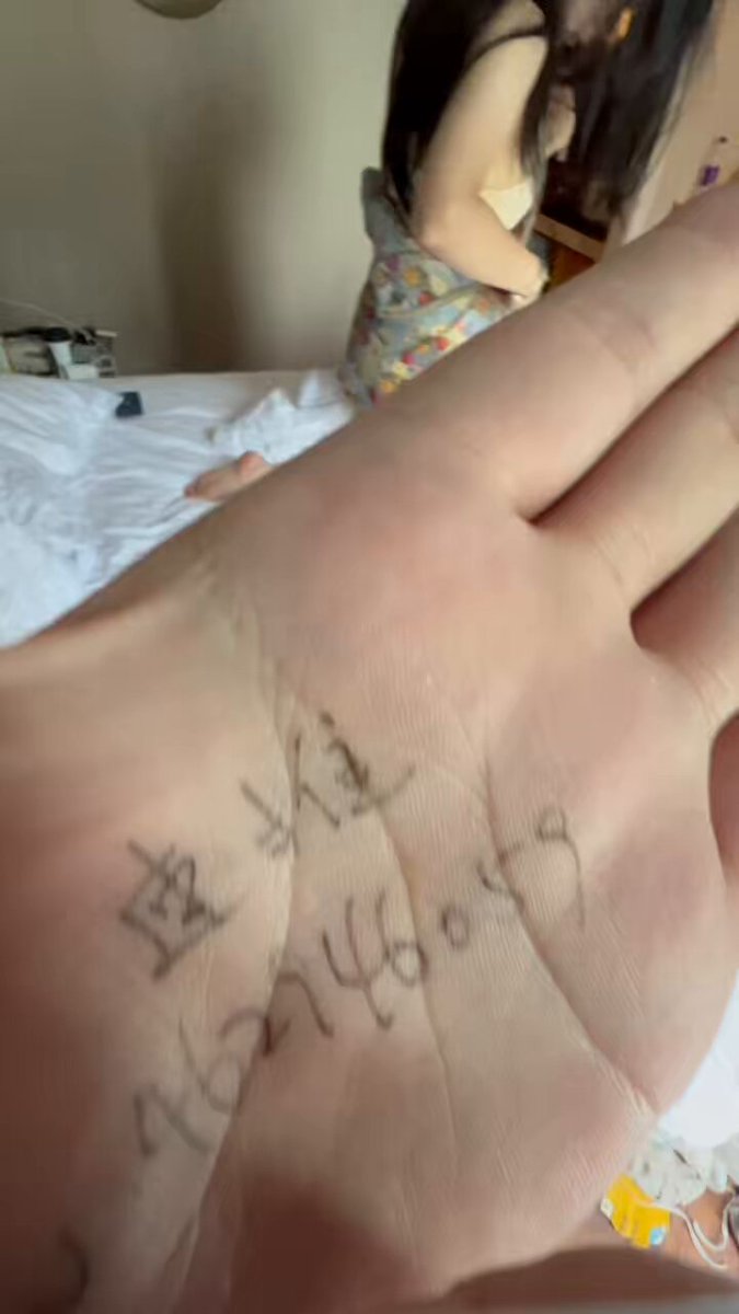 先週、女子大生を追加しました。昨日はホテルに連れて行ってプライベート写真を撮りました。撮影後は一晩中セックスしました🤣 大学生は既婚女性よ...