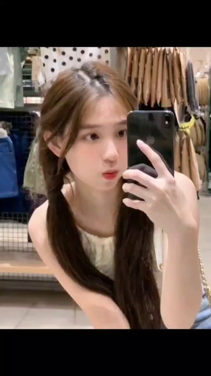 上海港台混血 
流利粤语 超嗲台湾腔
身高167
 体重94斤 
真🐻C真人版张娜拉。
漫画水蛇腰身材🔹皮肤白嫩 身材高挑 腰细翘臀🔹首次下水 紧致水多 处...