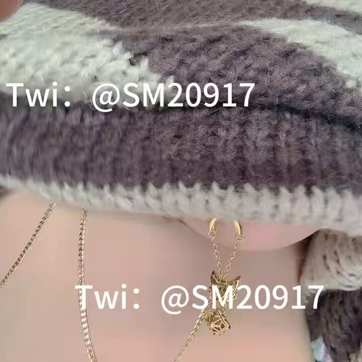 不是说要看我内搭吗？ 喜欢么

索迹［赤瞳灵狐］
 